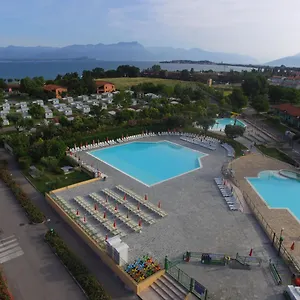 База отдыха The Garda Village, Сирмионе