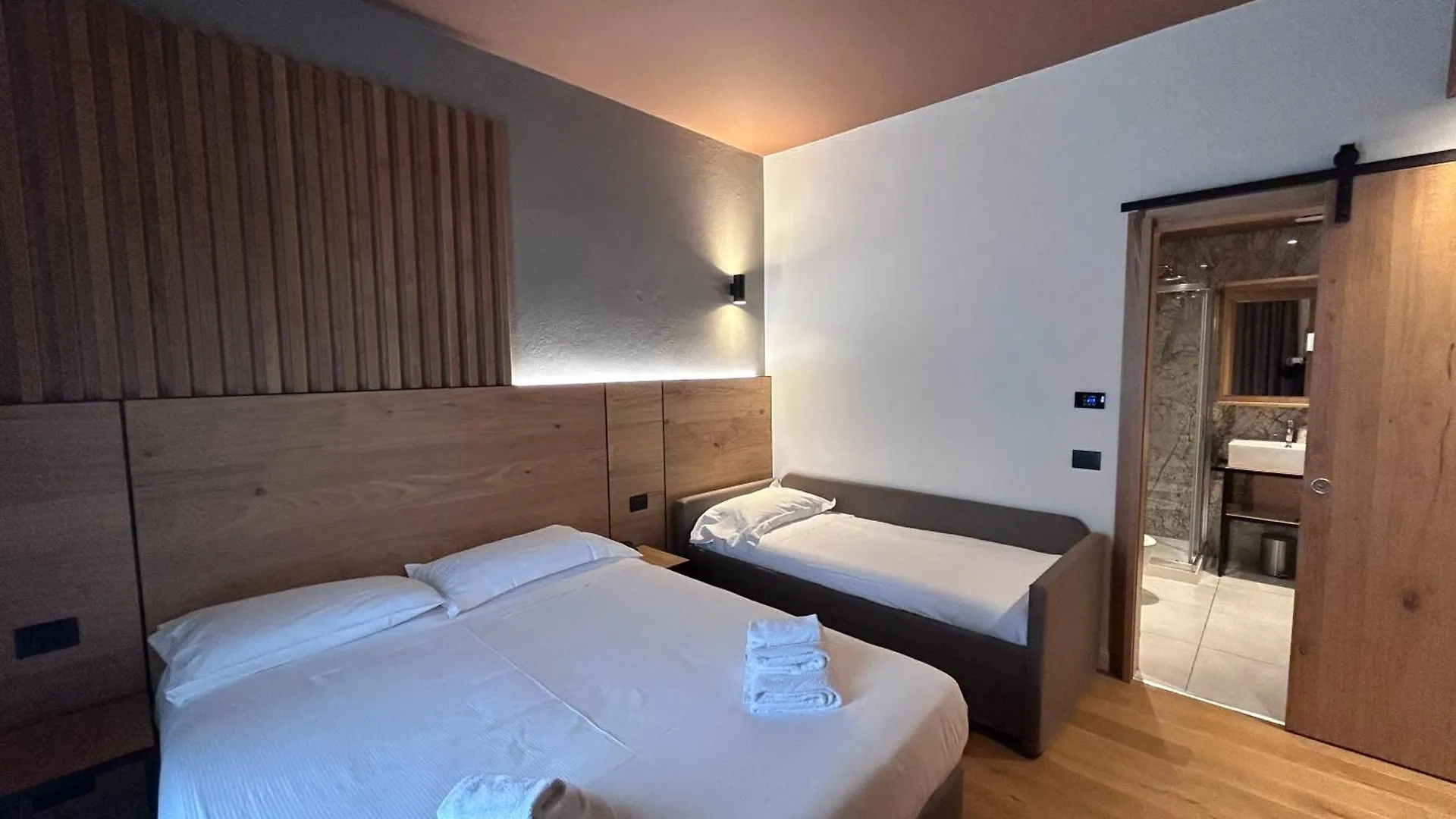 Hotel Mauro Sirmione 3*,